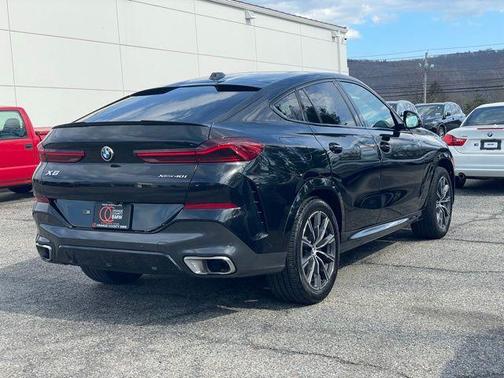 Black Sapphire Metallic 2024 BMW X6 xDrive40i