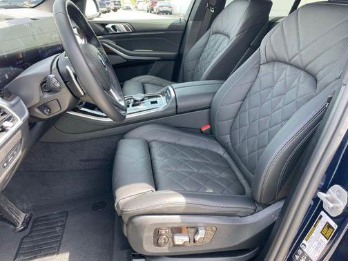 Tanzanite Blue II Metallic 2026 BMW X5 xDrive40i