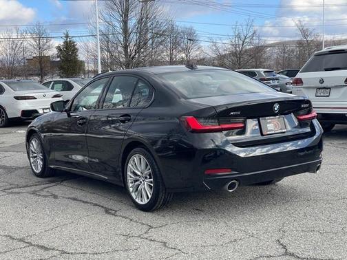 2023 BMW 330 i xDrive