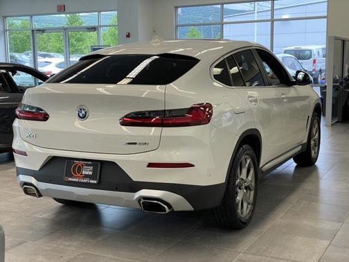 2022 BMW X4 xDrive30i