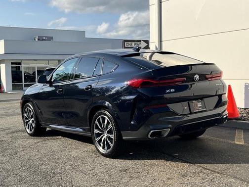 2023 BMW X6 xDrive40i