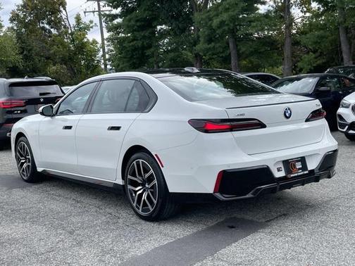 2025 BMW 740 i xDrive
