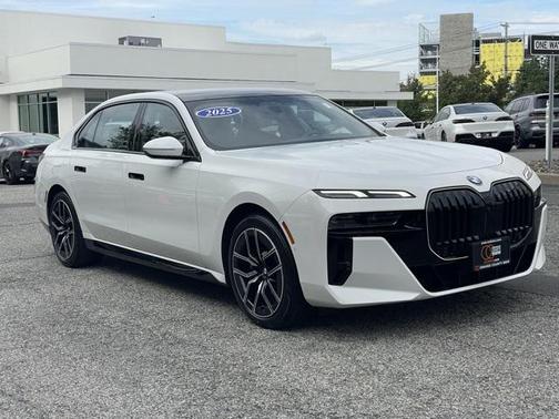 2025 BMW 740 i xDrive