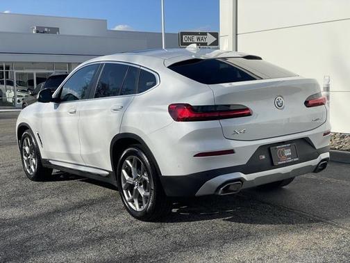 2025 BMW X4 xDrive30i
