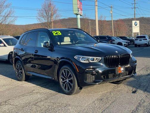 Carbon Black Metallic 2023 BMW X5 M50i