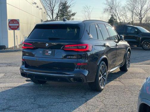 Carbon Black Metallic 2023 BMW X5 M50i