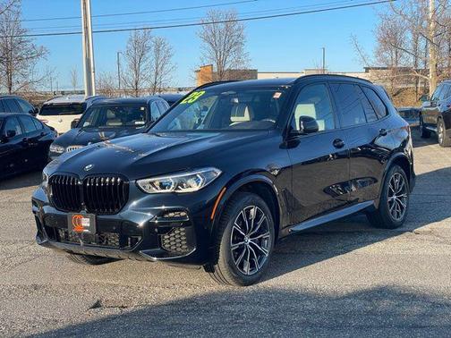 Carbon Black Metallic 2023 BMW X5 M50i