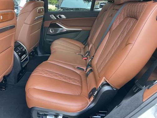 2025 BMW X7 M60i
