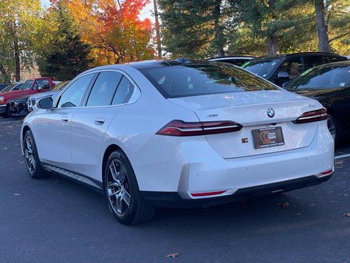 Alpine White 2027 BMW 530 i xDrive
