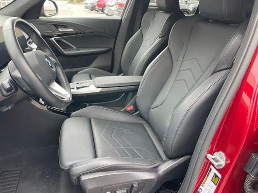 Vegas Red Metallic 2025 BMW X2 xDrive28i