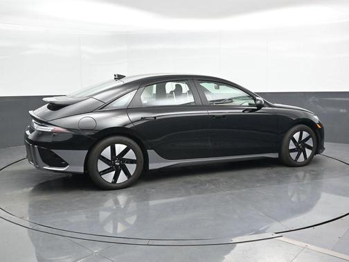 2024 Hyundai IONIQ 6 SE