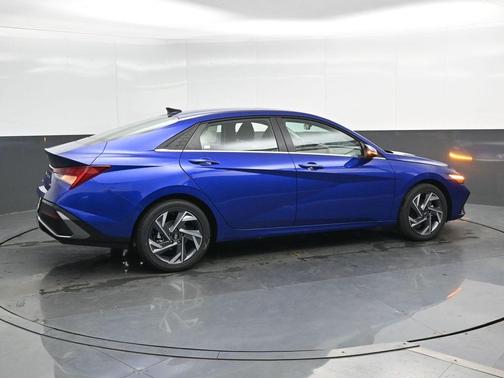 2025 Hyundai ELANTRA HEV Limited