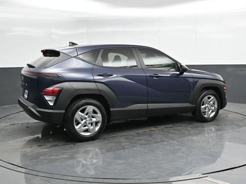 2024 Hyundai KONA SE