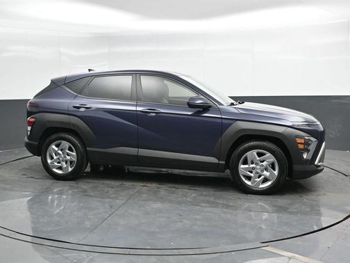 2024 Hyundai KONA SE