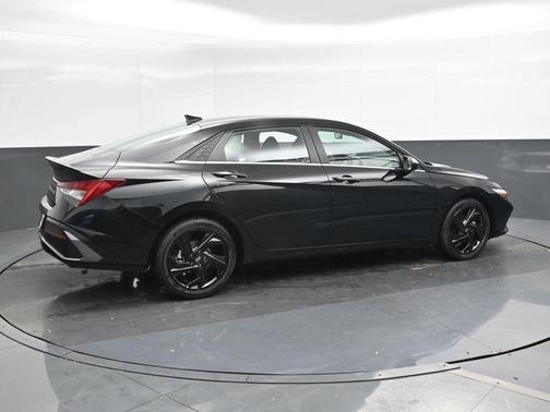 2026 Hyundai ELANTRA SEL