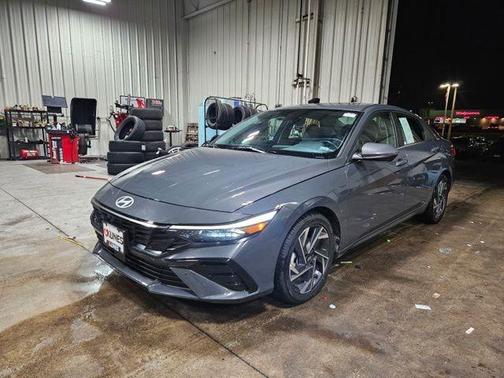 2024 Hyundai ELANTRA Limited