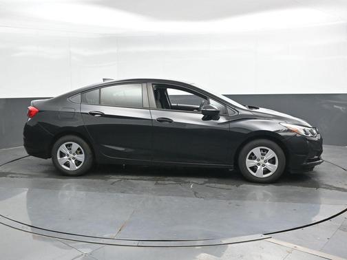 Mosaic Black Metallic 2017 Chevrolet Cruze LS