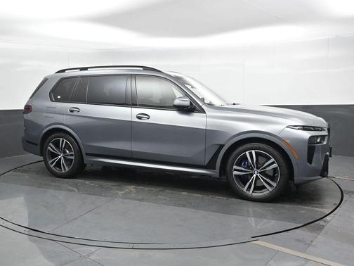 Skyscraper Gray Metallic 2024 BMW X7 xDrive40i