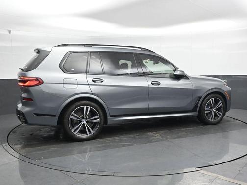 Skyscraper Gray Metallic 2024 BMW X7 xDrive40i