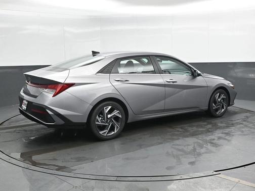 2026 Hyundai ELANTRA HEV Limited
