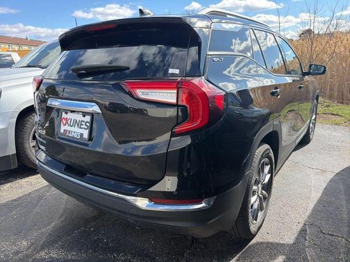 Ebony Twilight Metallic 2022 GMC Terrain SLT