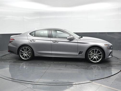 2024 Genesis G70 2.5T