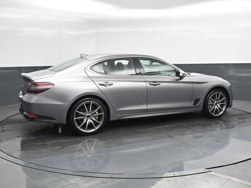 2024 Genesis G70 2.5T