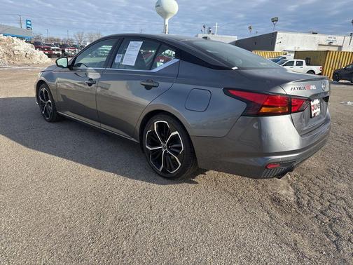 Gun Metallic 2024 Nissan Altima 2.5 SR