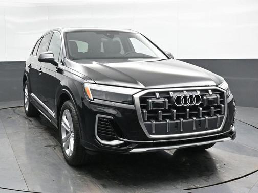 2025 Audi Q7 55 Premium Plus