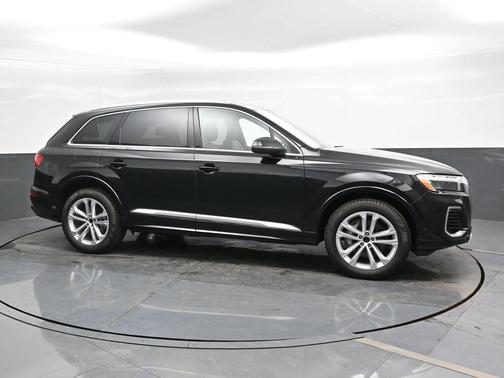 2025 Audi Q7 55 Premium Plus