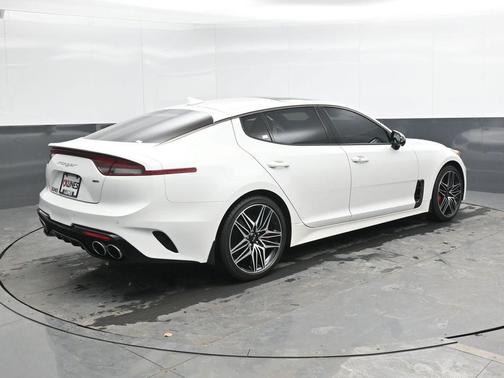2023 Kia Stinger GT2
