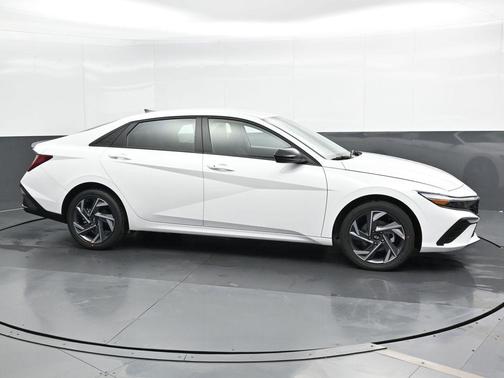 2025 Hyundai ELANTRA HEV SEL Sport
