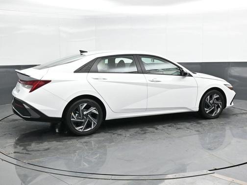 2025 Hyundai ELANTRA HEV SEL Sport