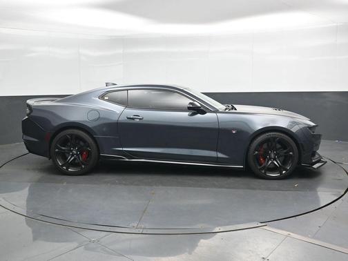Shadow Gray Metallic 2023 Chevrolet Camaro SS