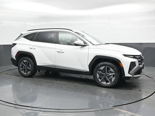 White Pearl 2026 Hyundai TUCSON SEL Premium