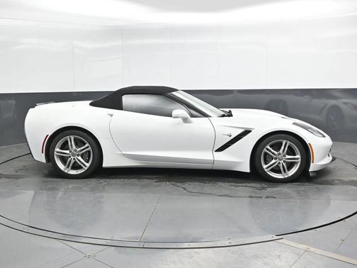 Arctic White 2017 Chevrolet Corvette Stingray