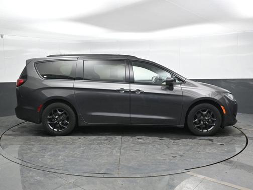 2020 Chrysler Pacifica Touring-L Plus