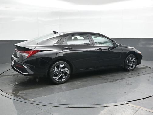 Black 2026 Hyundai ELANTRA Limited