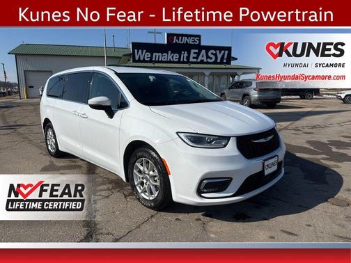 Bright White Clearcoat 2023 Chrysler Pacifica Touring-L
