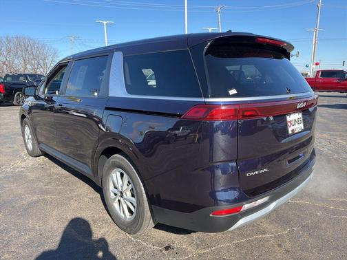 2024 Kia Carnival LX