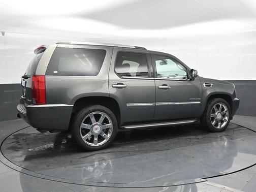 2011 Cadillac Escalade Luxury