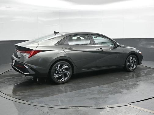 2026 Hyundai ELANTRA HEV Limited