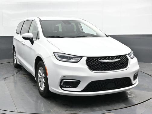 2023 Chrysler Pacifica Touring-L