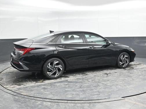 2026 Hyundai ELANTRA HEV Limited