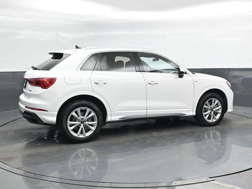 2023 Audi Q3 45 S line Premium