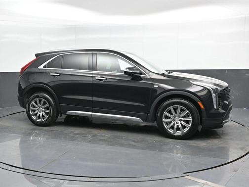 2022 Cadillac XT4 Premium Luxury