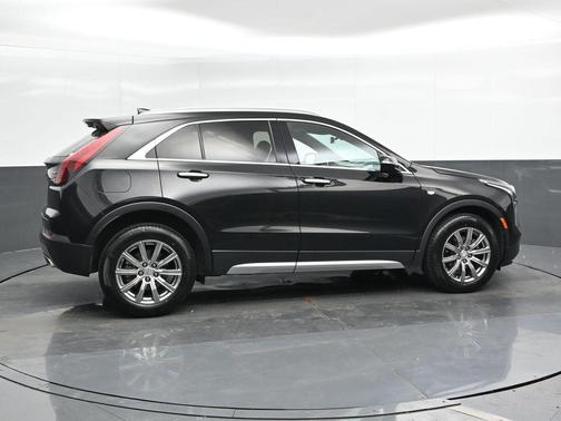 2022 Cadillac XT4 Premium Luxury