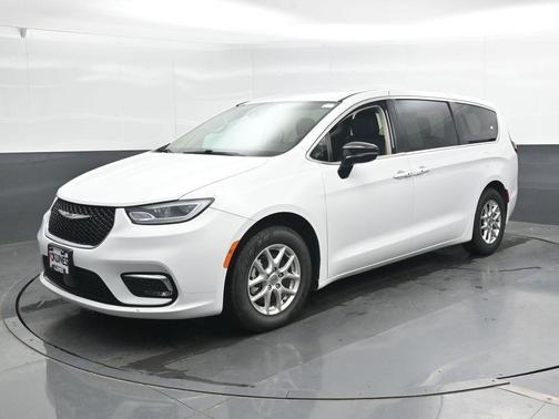 Bright White Clearcoat 2024 Chrysler Pacifica Touring-L