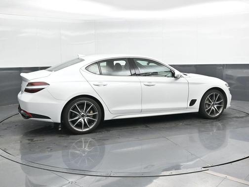 2024 Genesis G70 2.5T