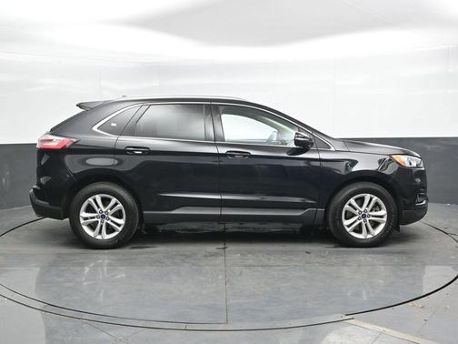Black 2020 Ford Edge SEL